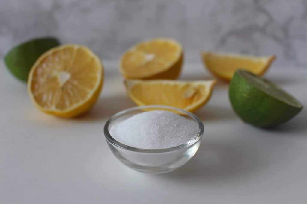 co je kyselina citronová a proč je účinná při úklidu